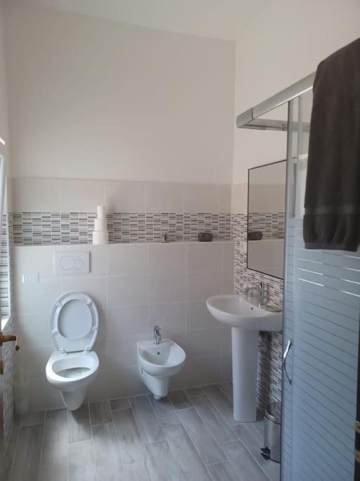 Mondo House Fiumicino Ngoại thất bức ảnh